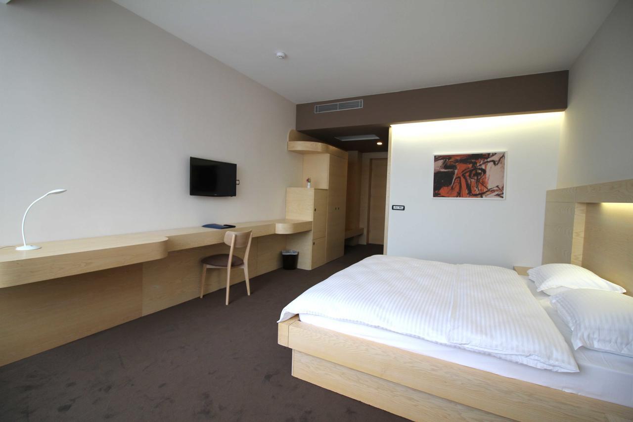 Hotel International Prishtina & Spa Prisztina Zewnętrze zdjęcie
