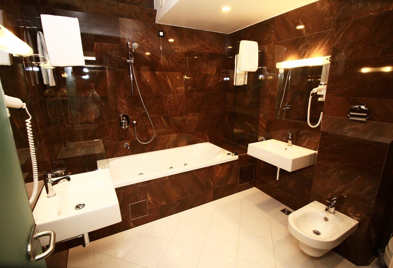 Hotel International Prishtina & Spa Prisztina Zewnętrze zdjęcie