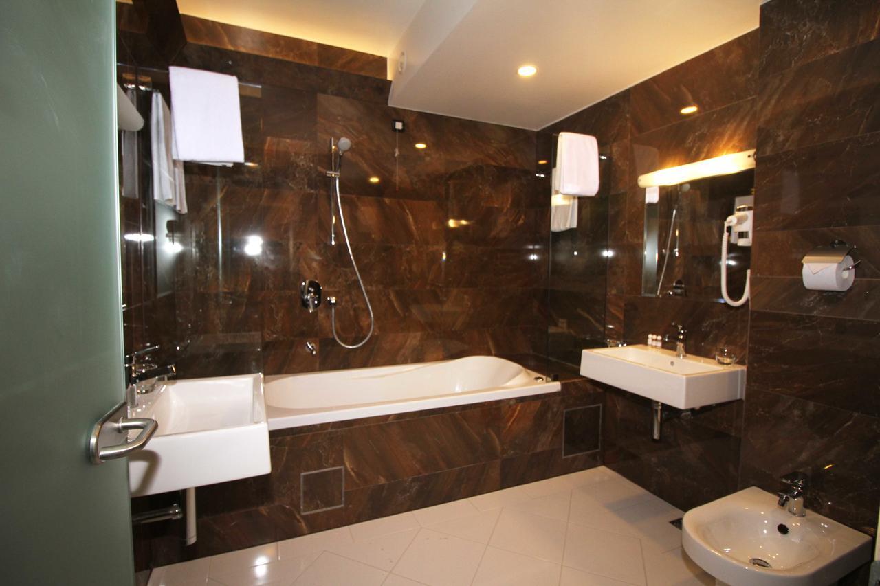 Hotel International Prishtina & Spa Prisztina Zewnętrze zdjęcie