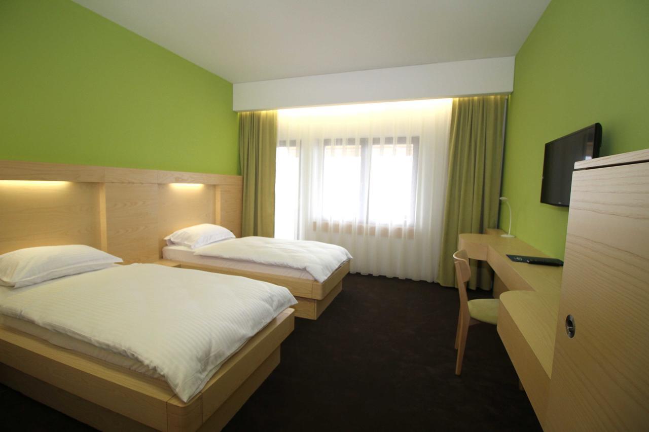 Hotel International Prishtina & Spa Prisztina Zewnętrze zdjęcie