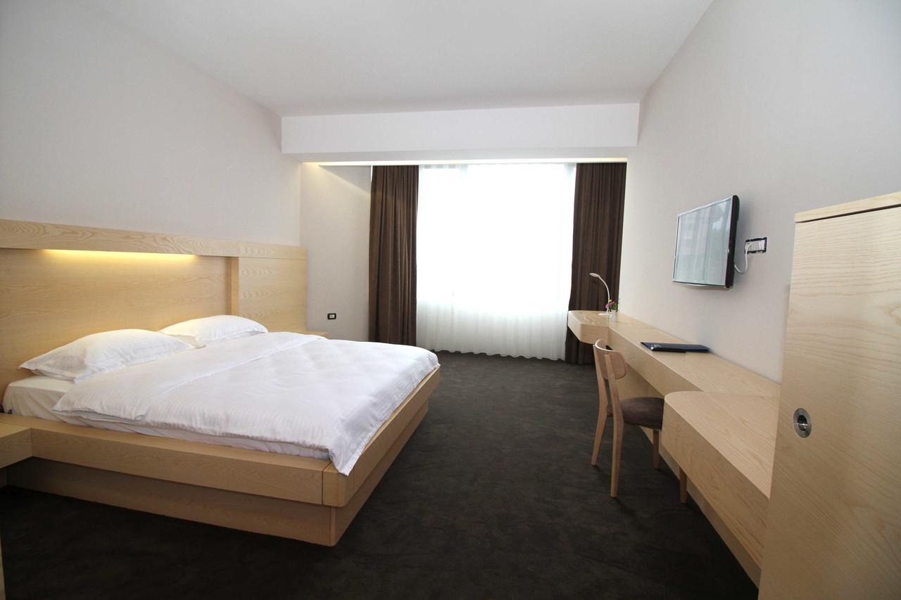 Hotel International Prishtina & Spa Prisztina Zewnętrze zdjęcie