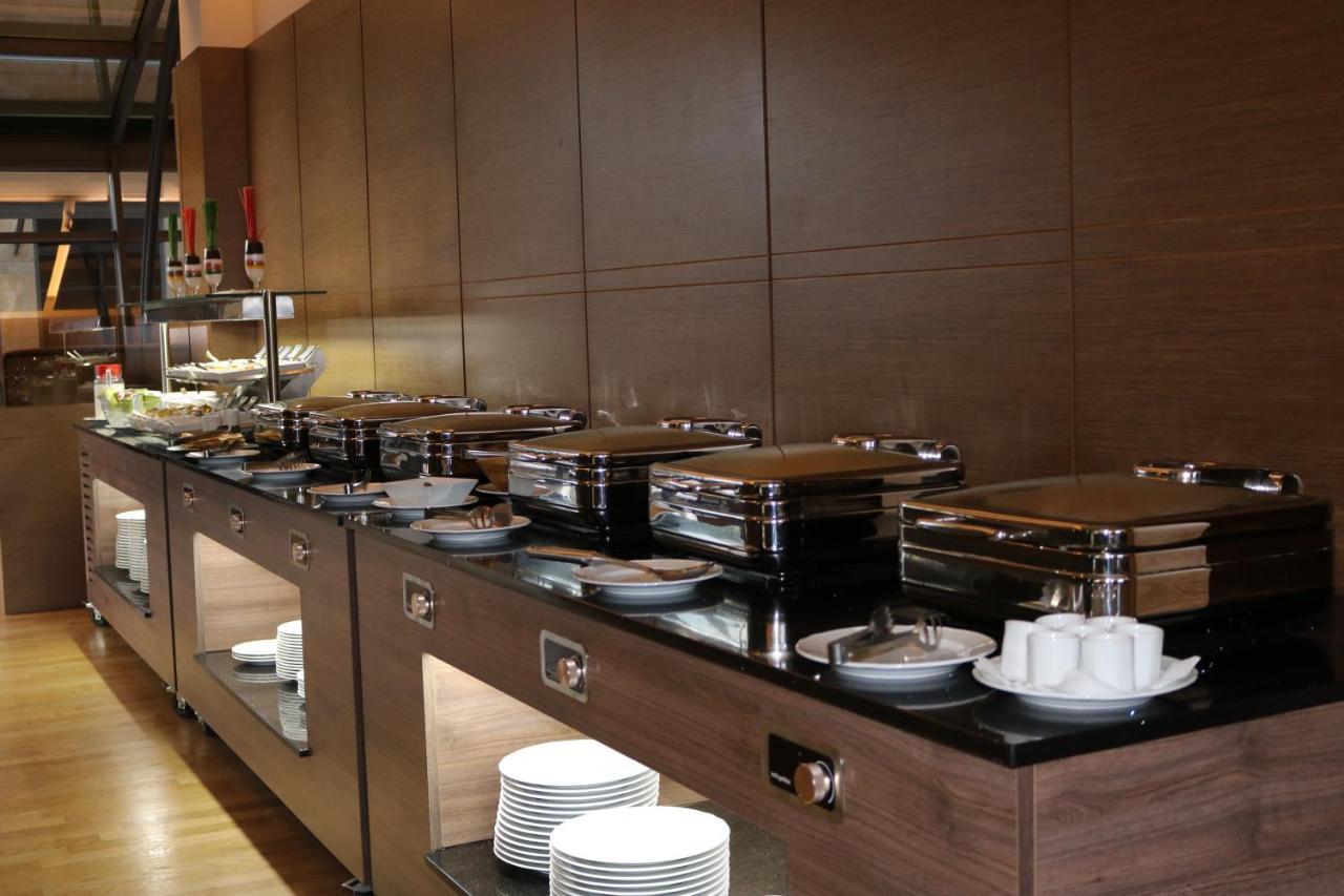 Hotel International Prishtina & Spa Prisztina Zewnętrze zdjęcie