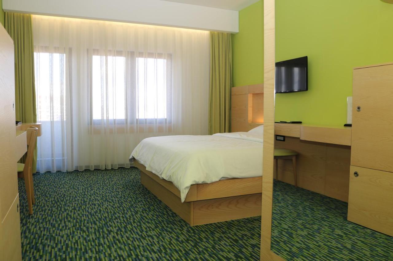 Hotel International Prishtina & Spa Prisztina Zewnętrze zdjęcie